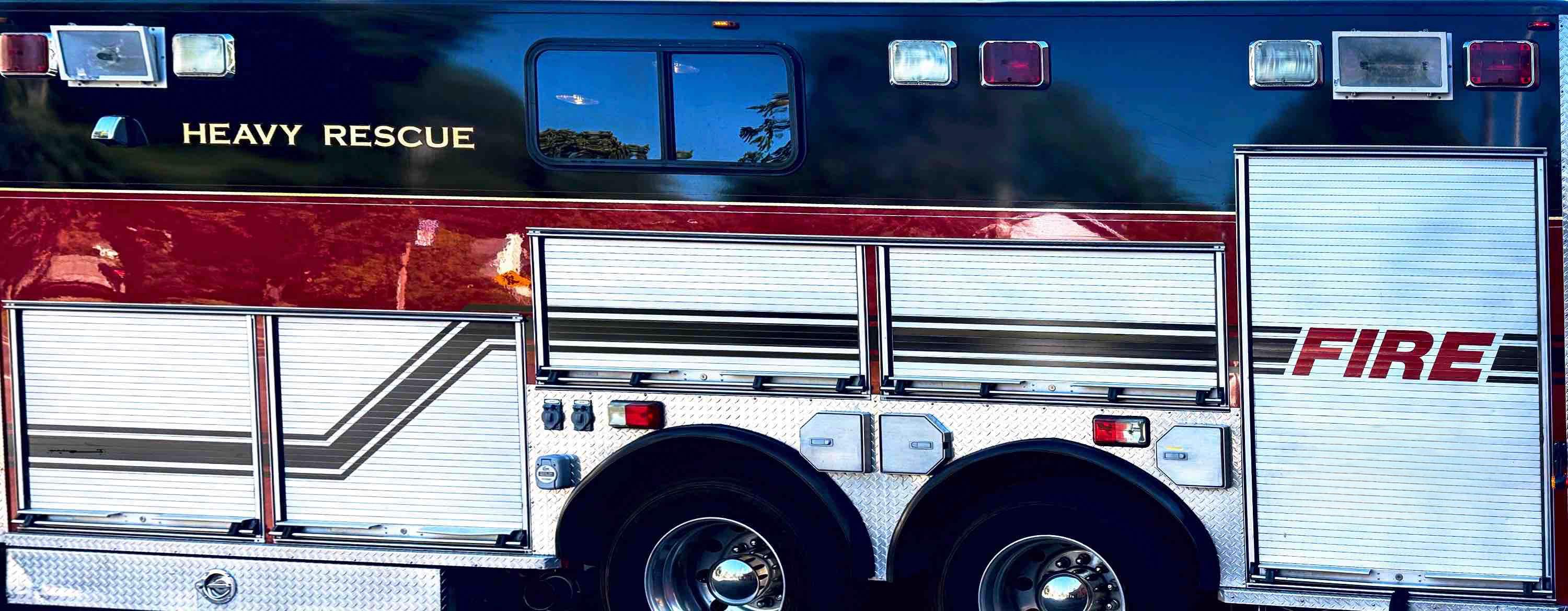 1999 Spartan Heavy Rescue - image 6