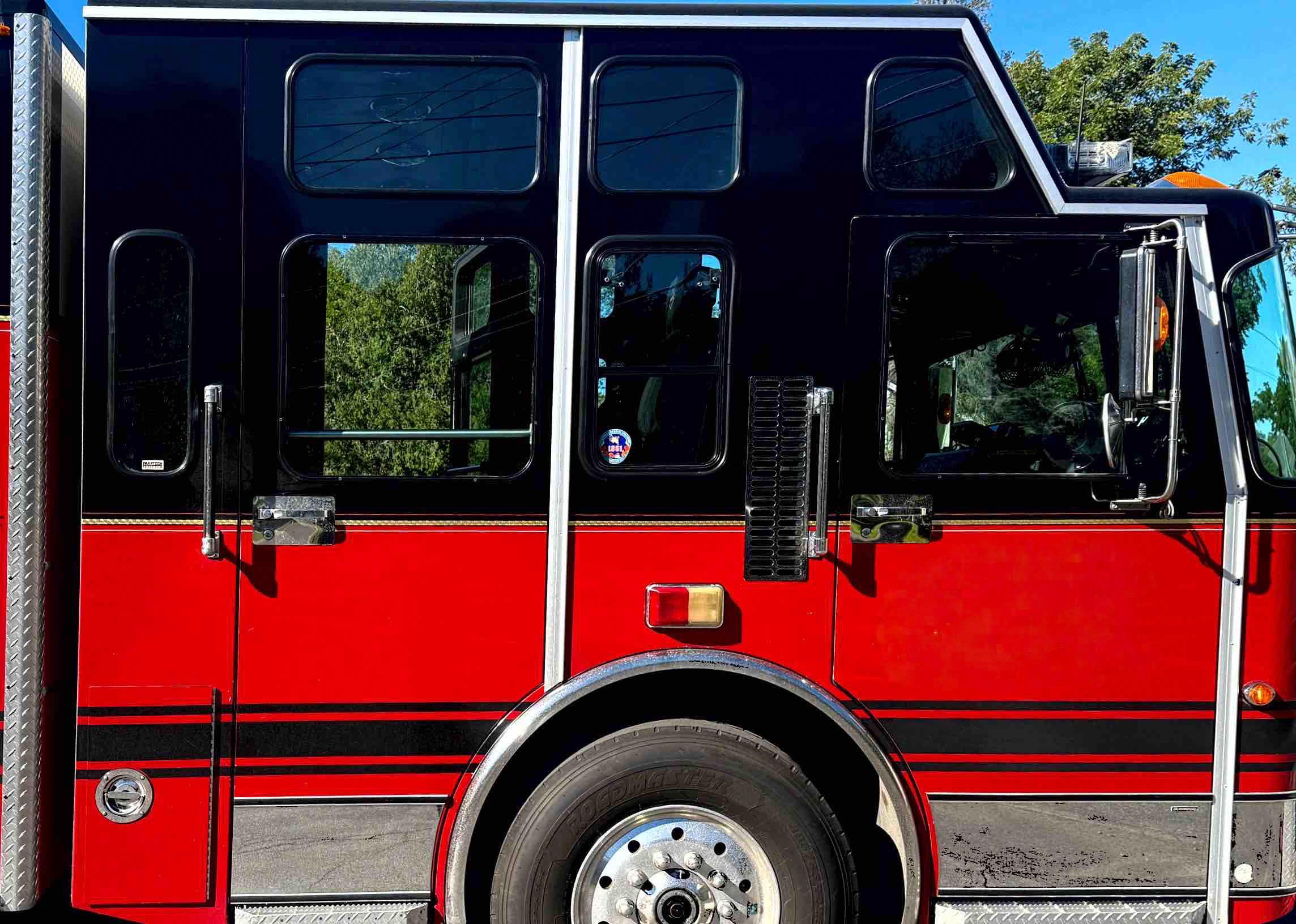 1999 Spartan Heavy Rescue - image 10