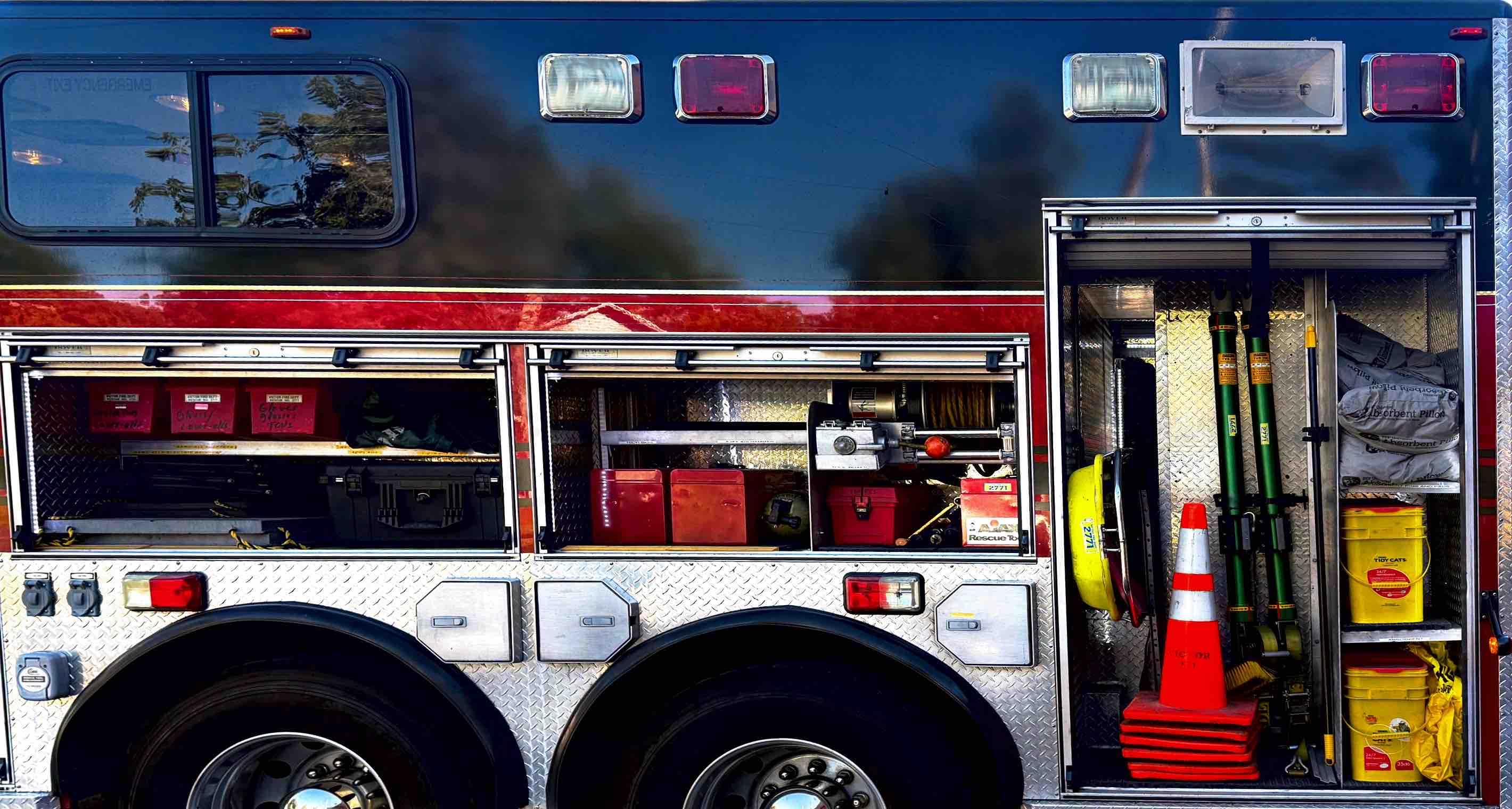 1999 Spartan Heavy Rescue - image 21