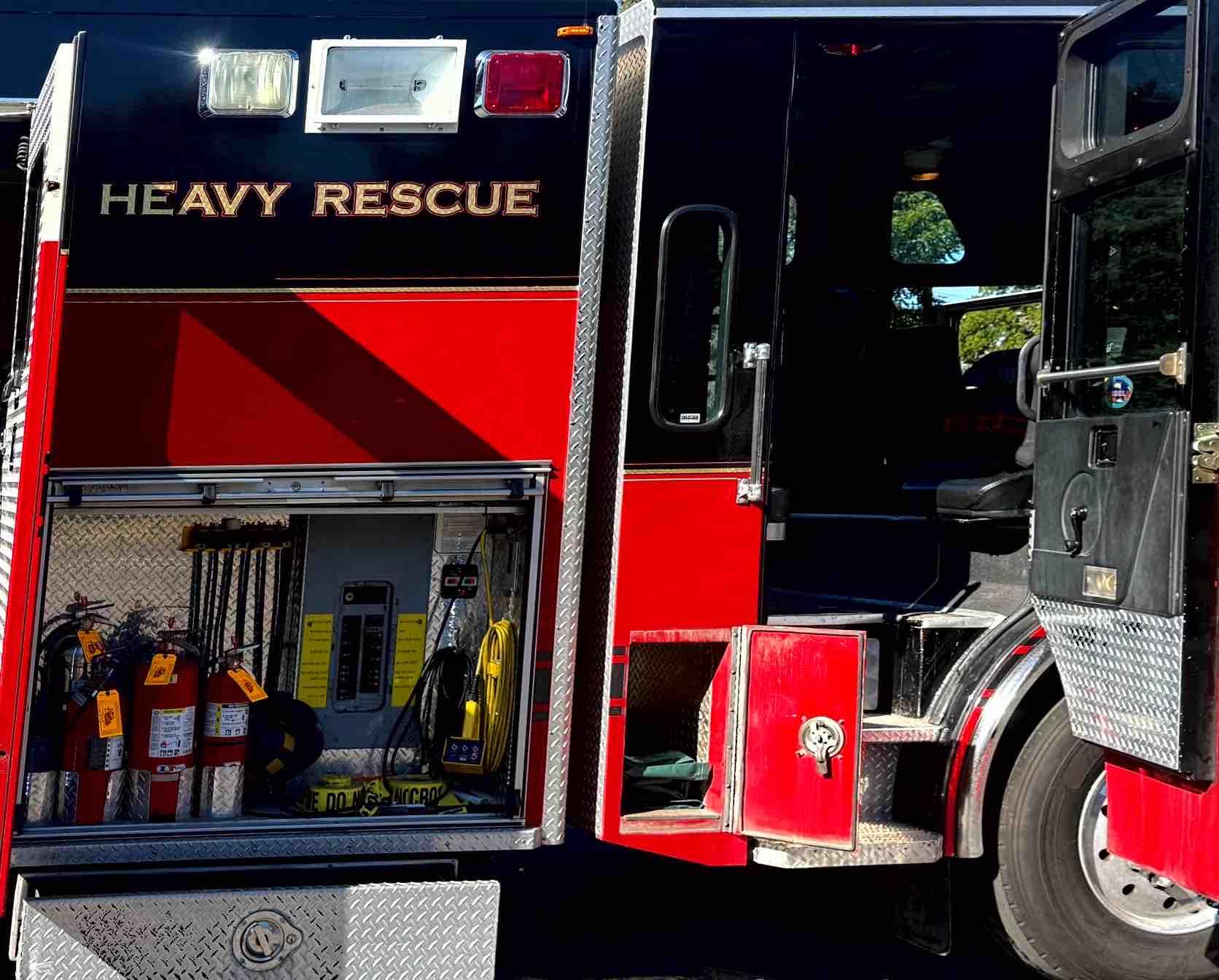 1999 Spartan Heavy Rescue - image 13