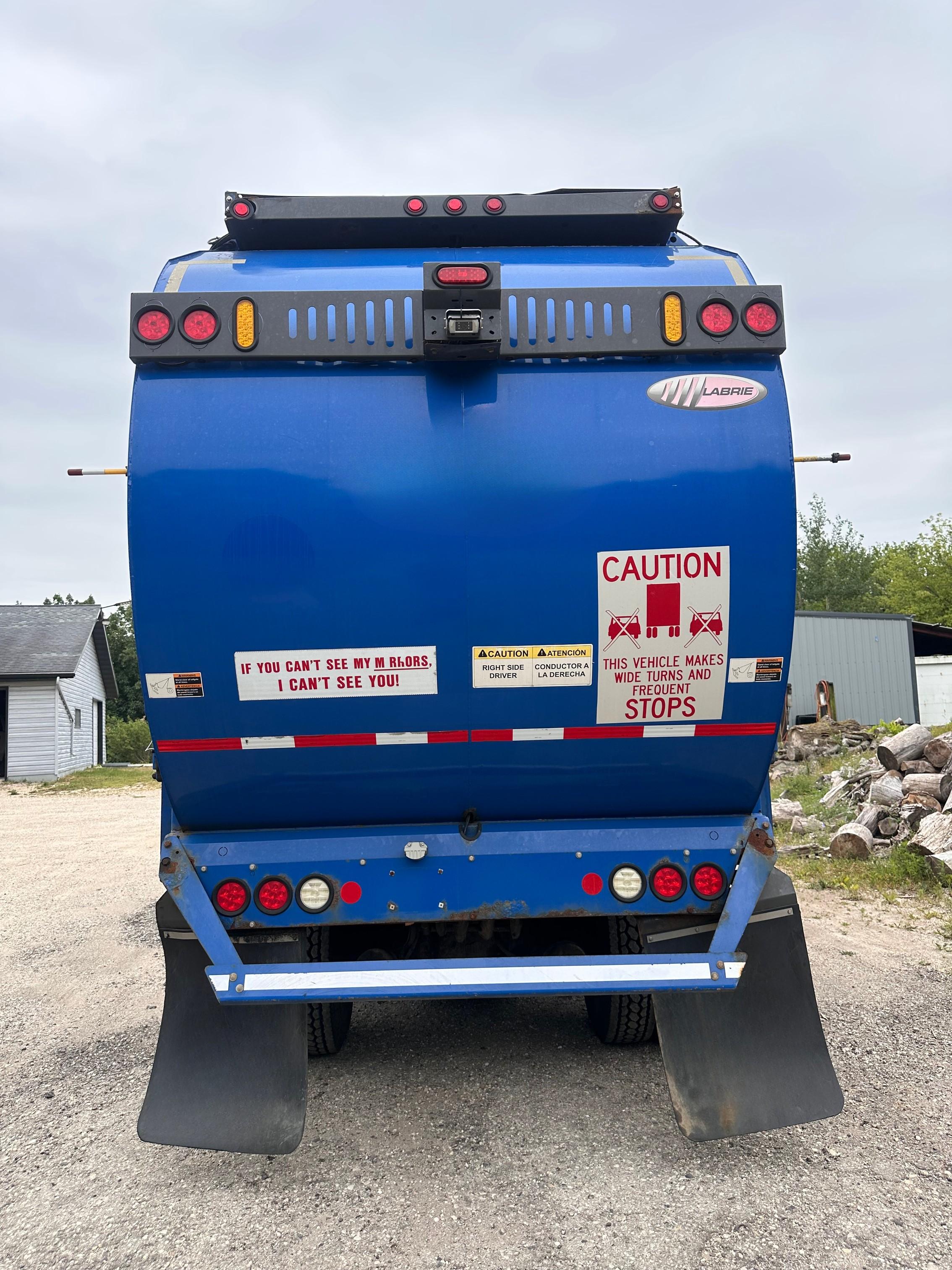 2015 Peterbilt Labrie Automated Side Loader - image 4