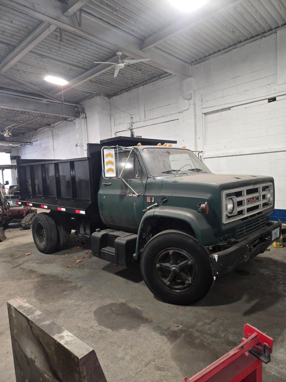 1988 GMC Dump Truck - image 4