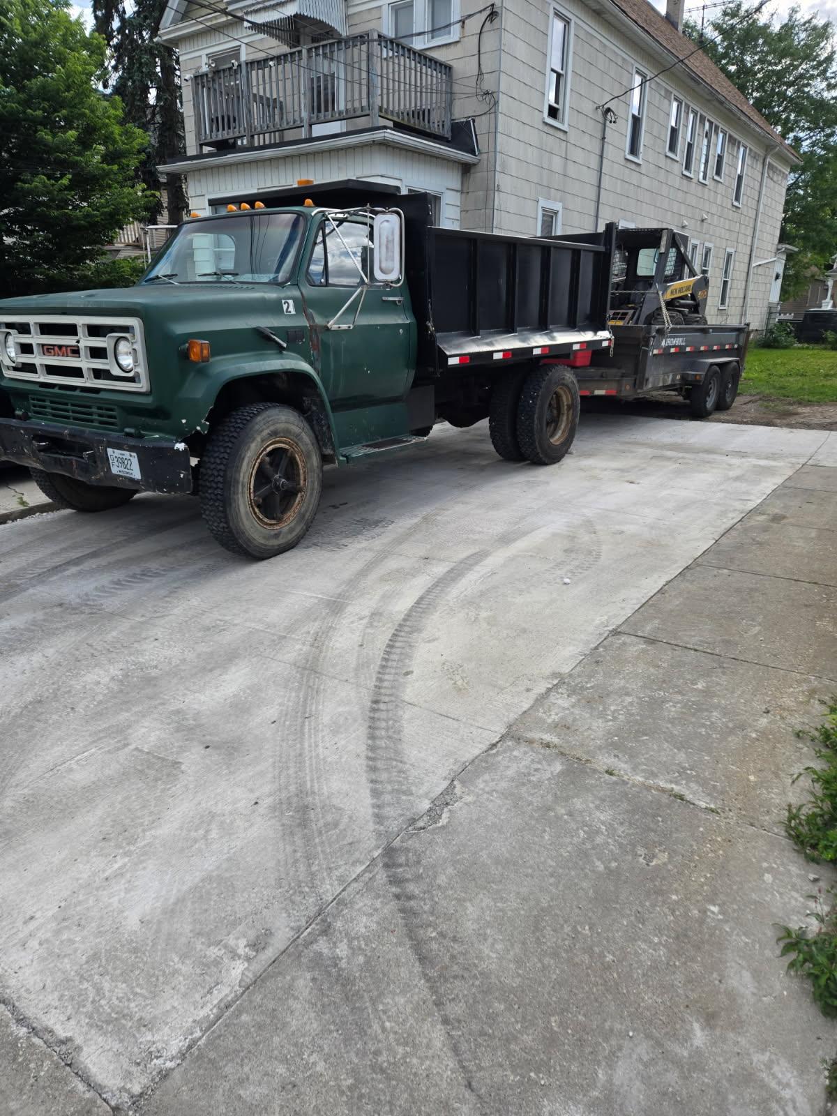 1988 GMC Dump Truck - image 3