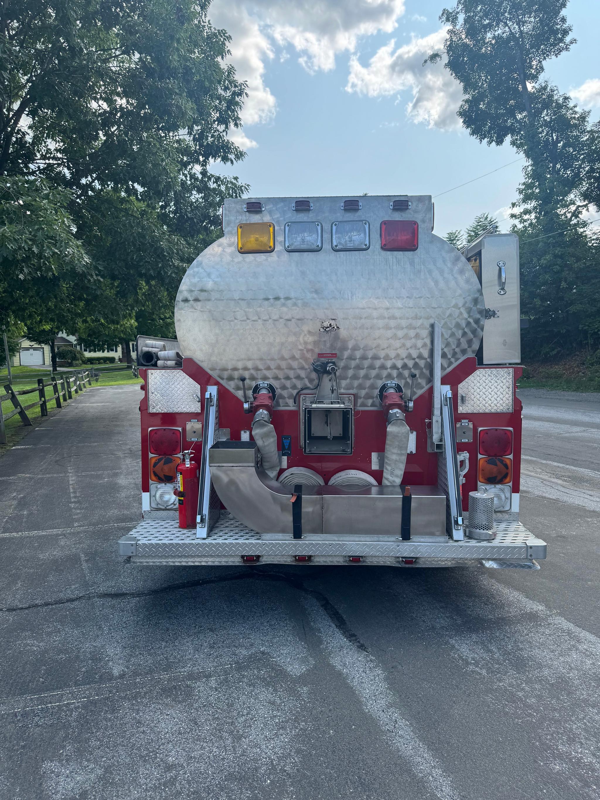 1996 New Lexington GMC Pumper Tanker - image 4