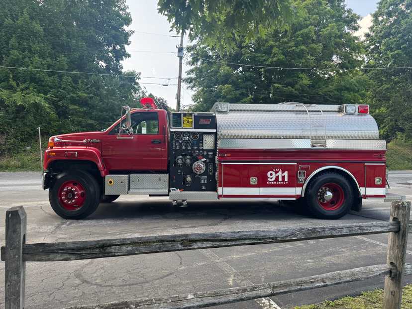 1996 New Lexington GMC Pumper Tanker — photo 3
