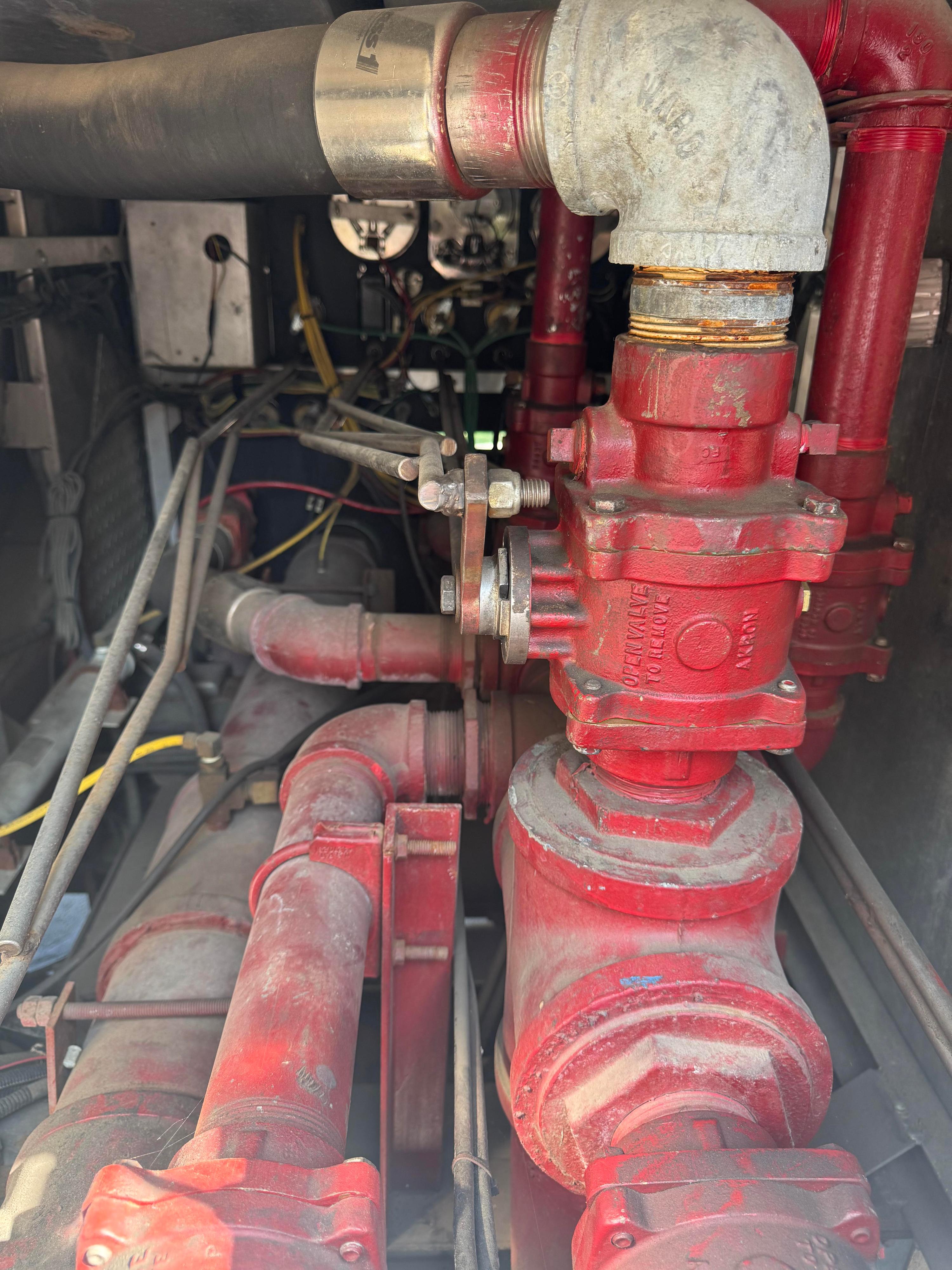 1996 New Lexington GMC Pumper Tanker - image 24