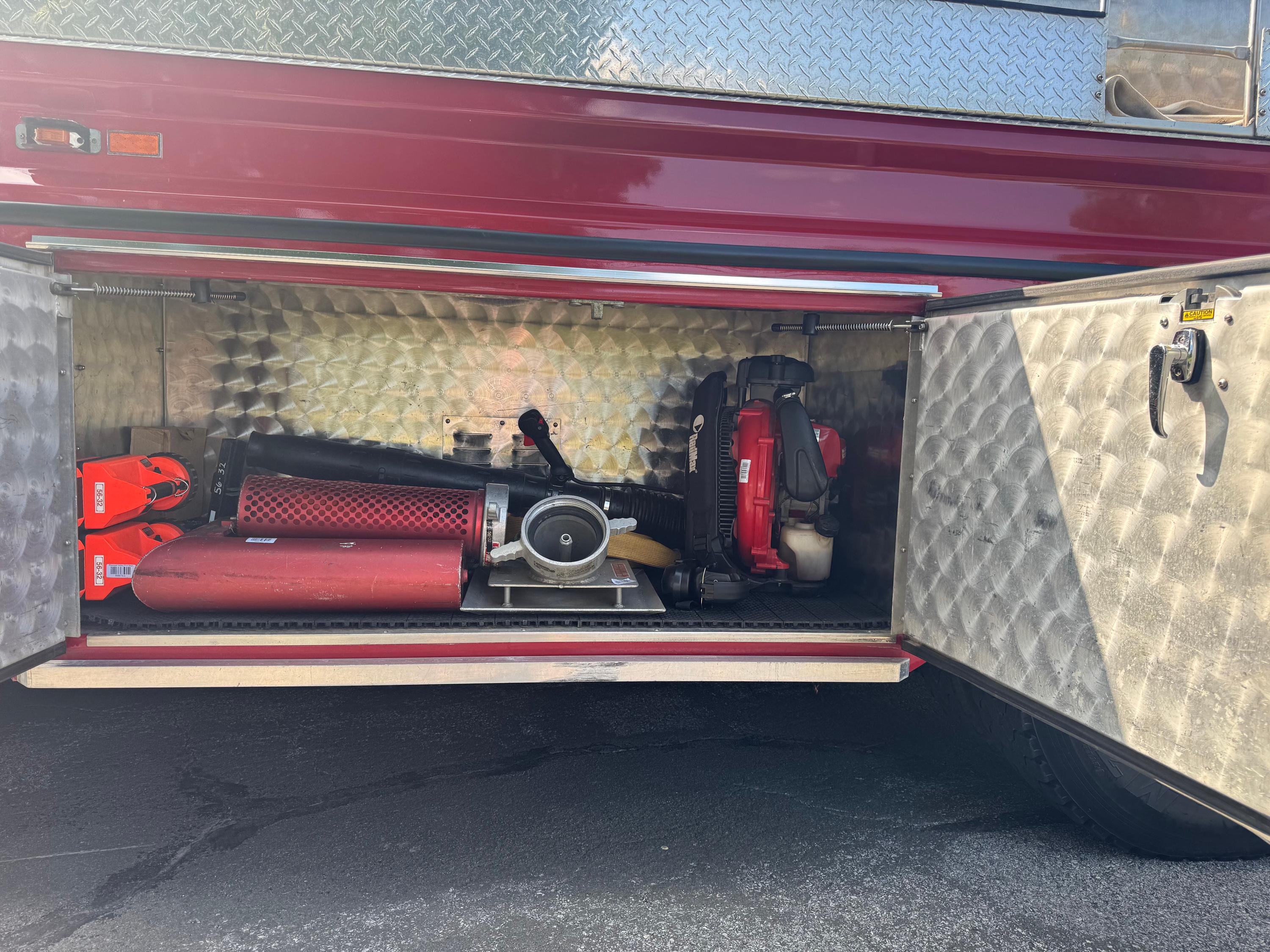 1996 New Lexington GMC Pumper Tanker - image 9