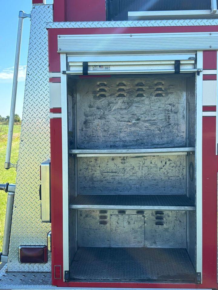 2002 E-One Pumper - image 7