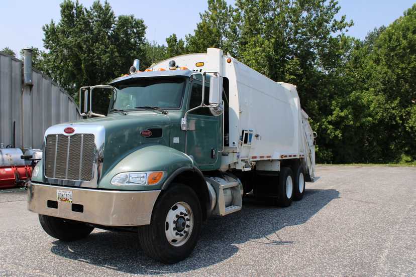 2017 Peterbilt Leach Rear Loader