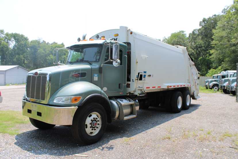 2016 Peterbilt Leach Rear Loader
