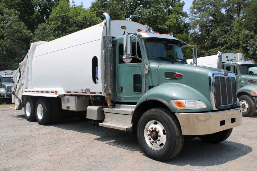 2020 Peterbilt Leach Rear Loader