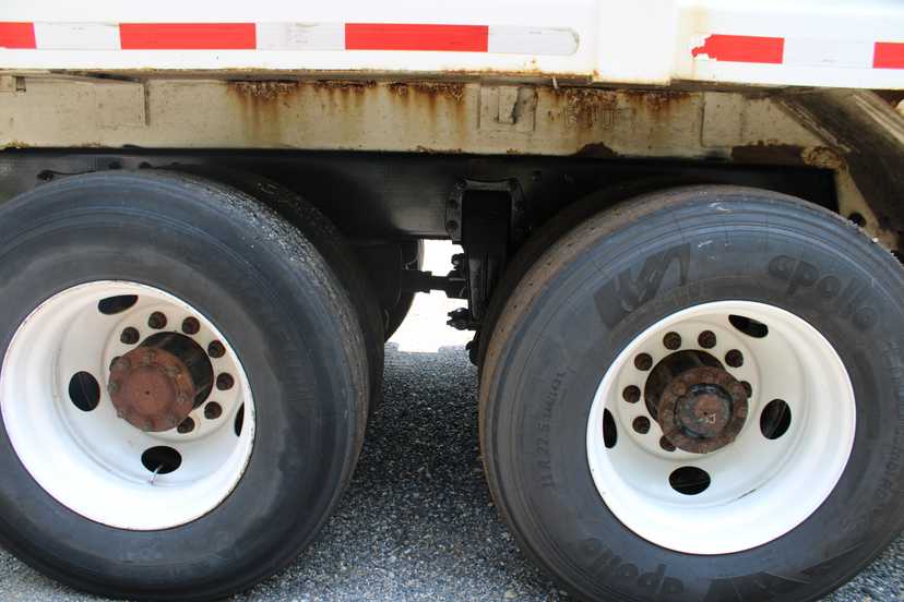 2016 Peterbilt Leach Rear Loader — photo 8