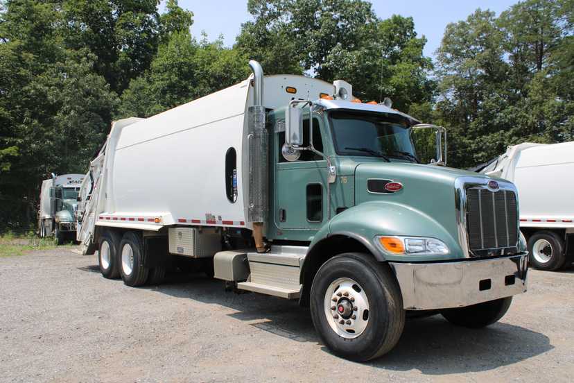 2020 Peterbilt Leach Rear Loader