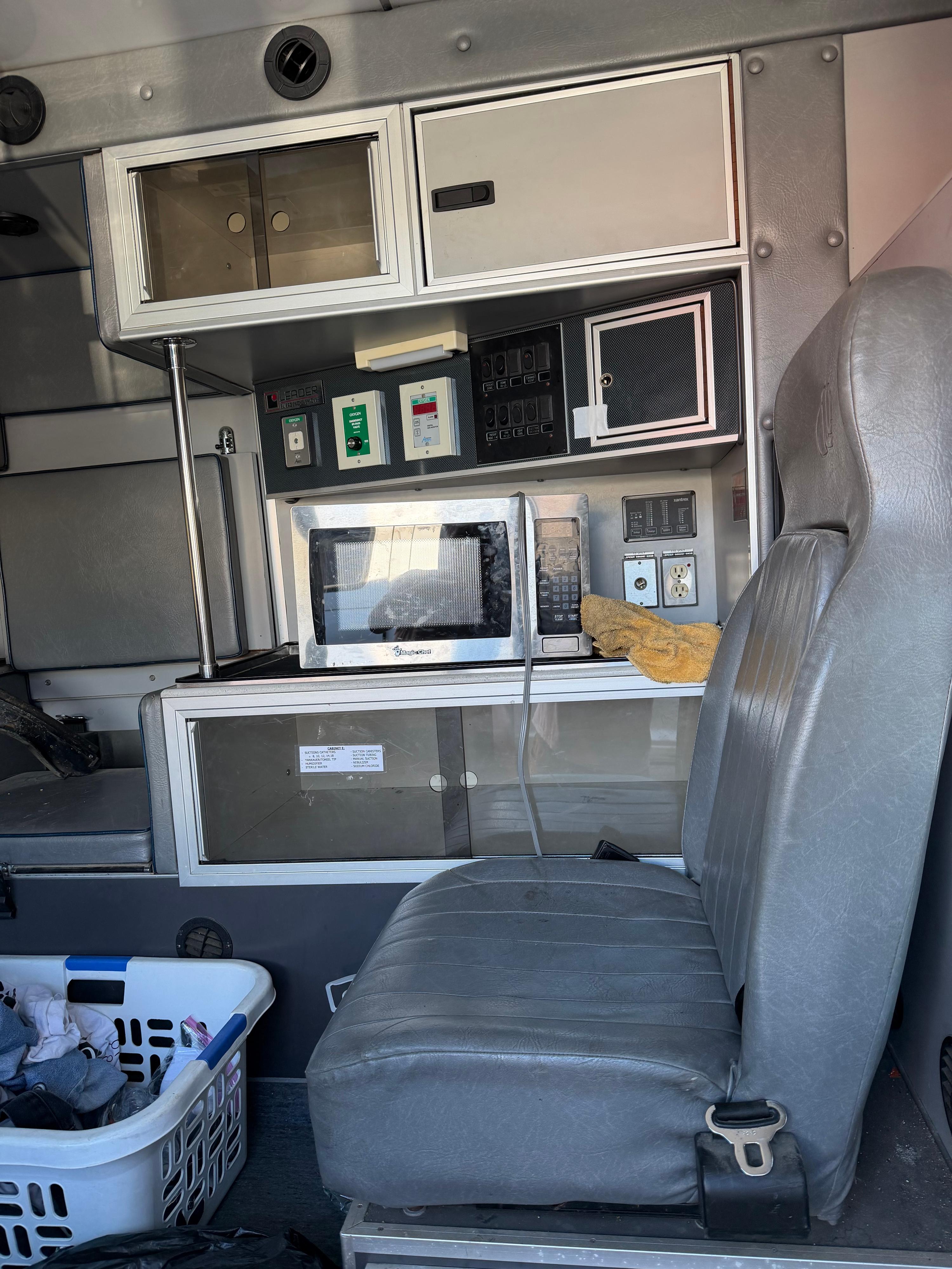 2006 Ford Type III Ambulance - image 4