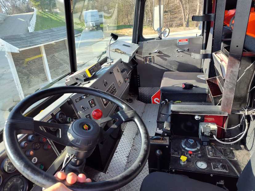 1993 Seagrave pumper — photo 4