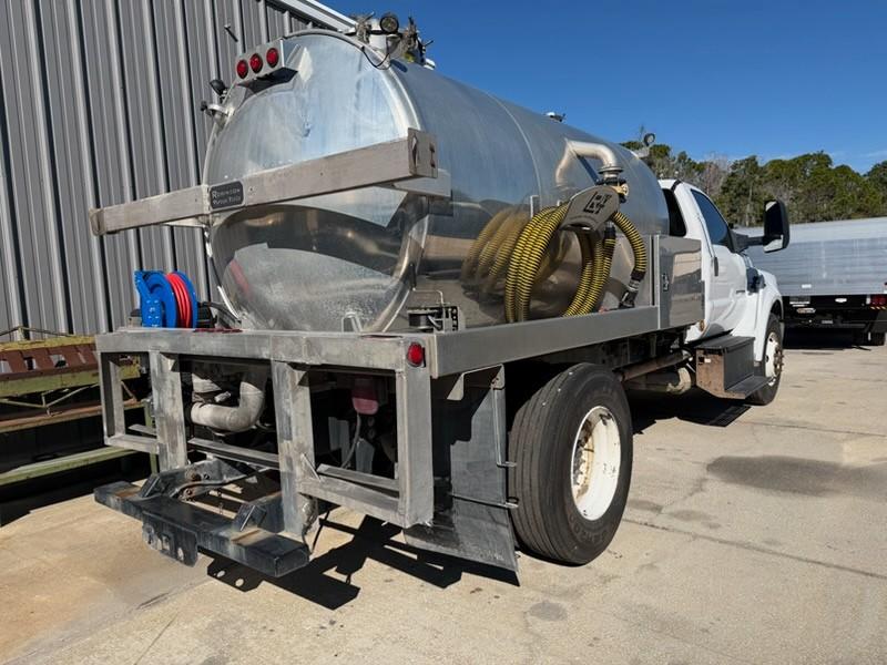 2017 Ford F-750 Septic - image 5