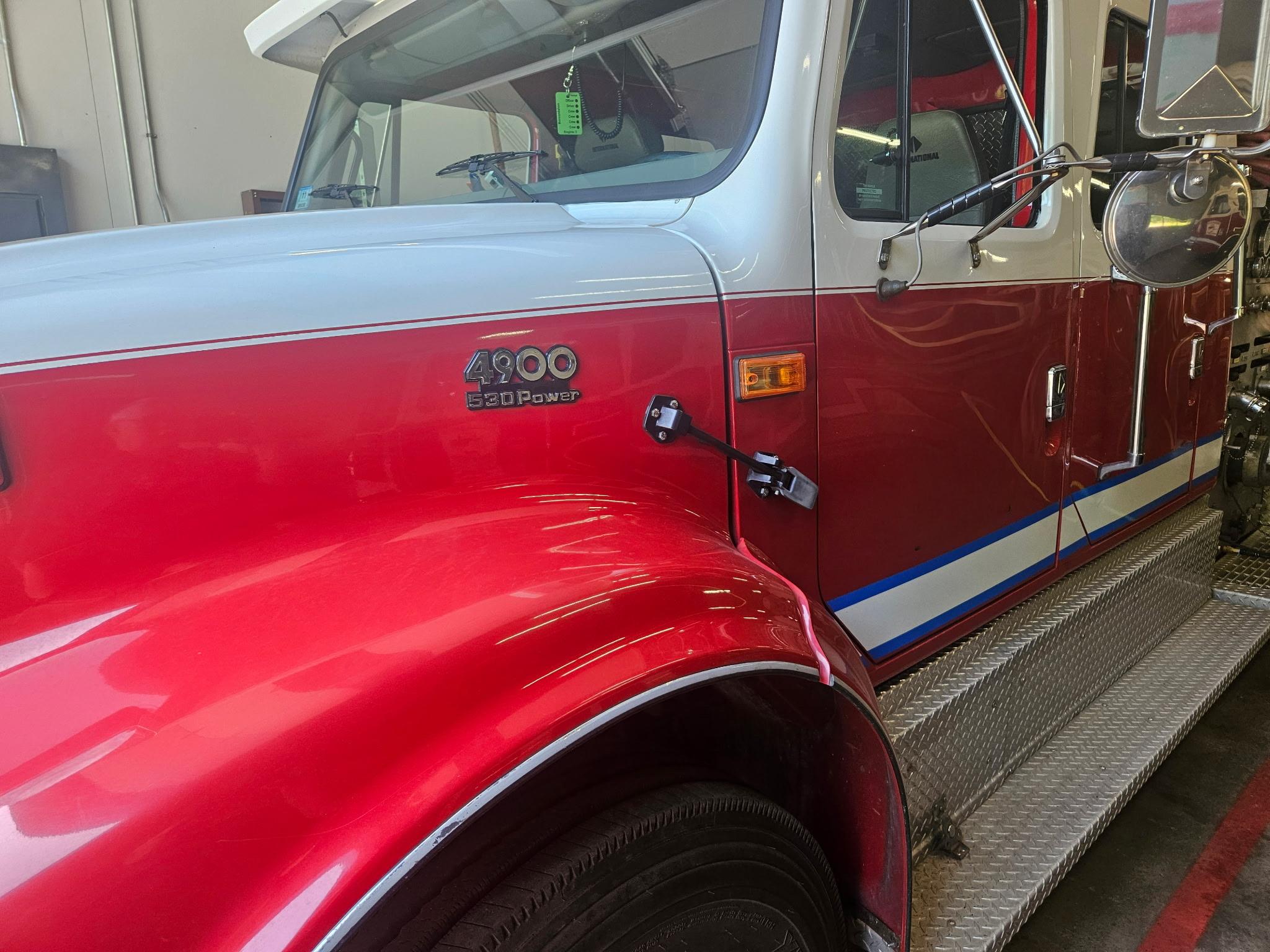 2000 International KME Pumper - image 4
