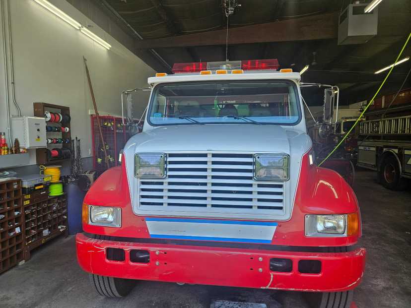 2000 International KME Pumper — photo 2