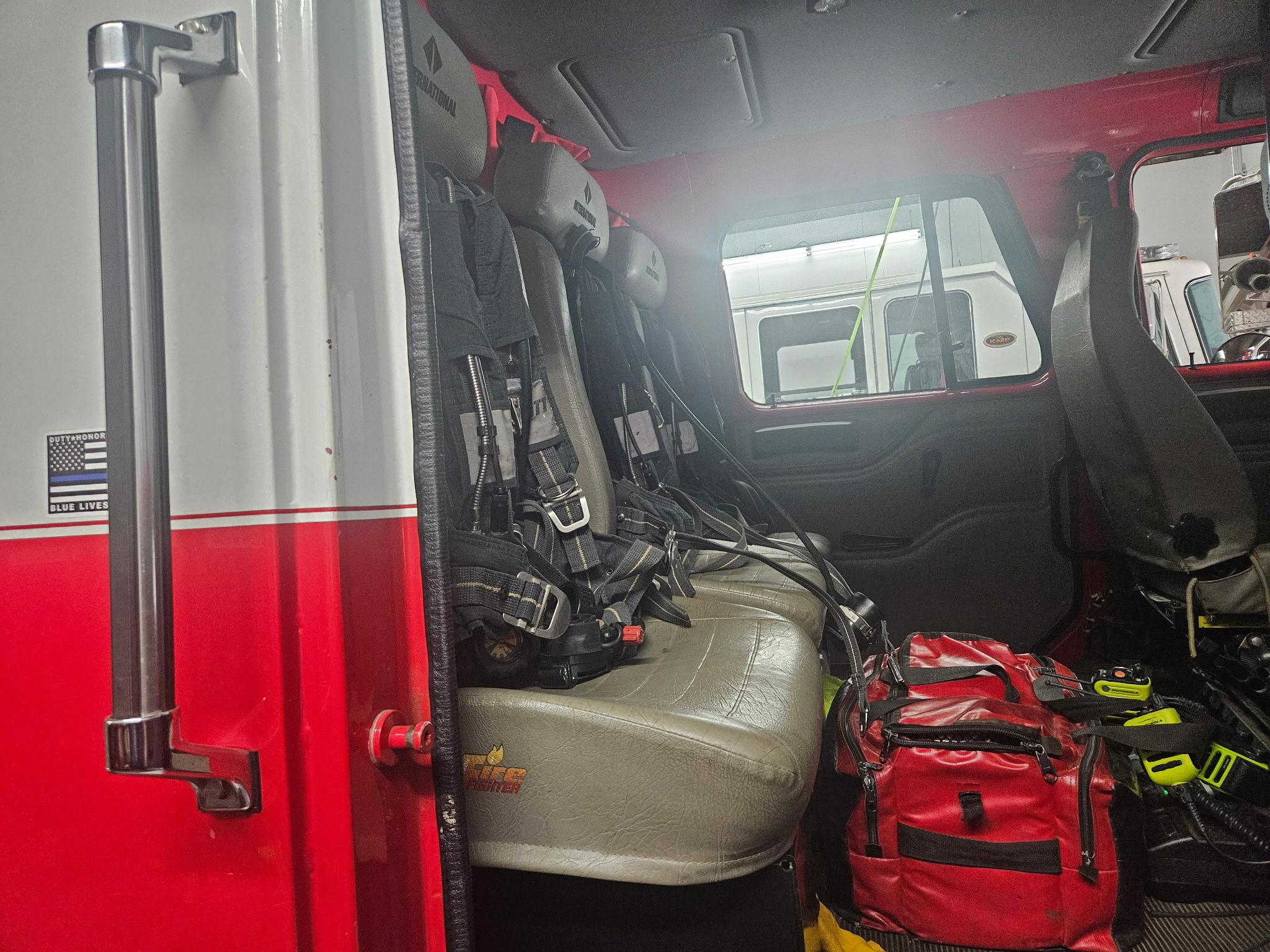 2000 International KME Pumper - image 11