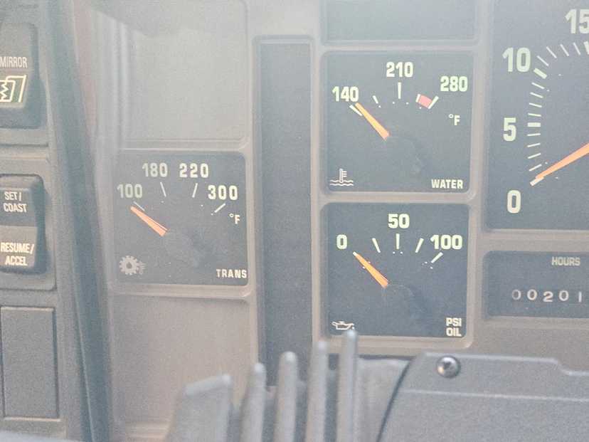 2000 International KME Pumper — photo 8