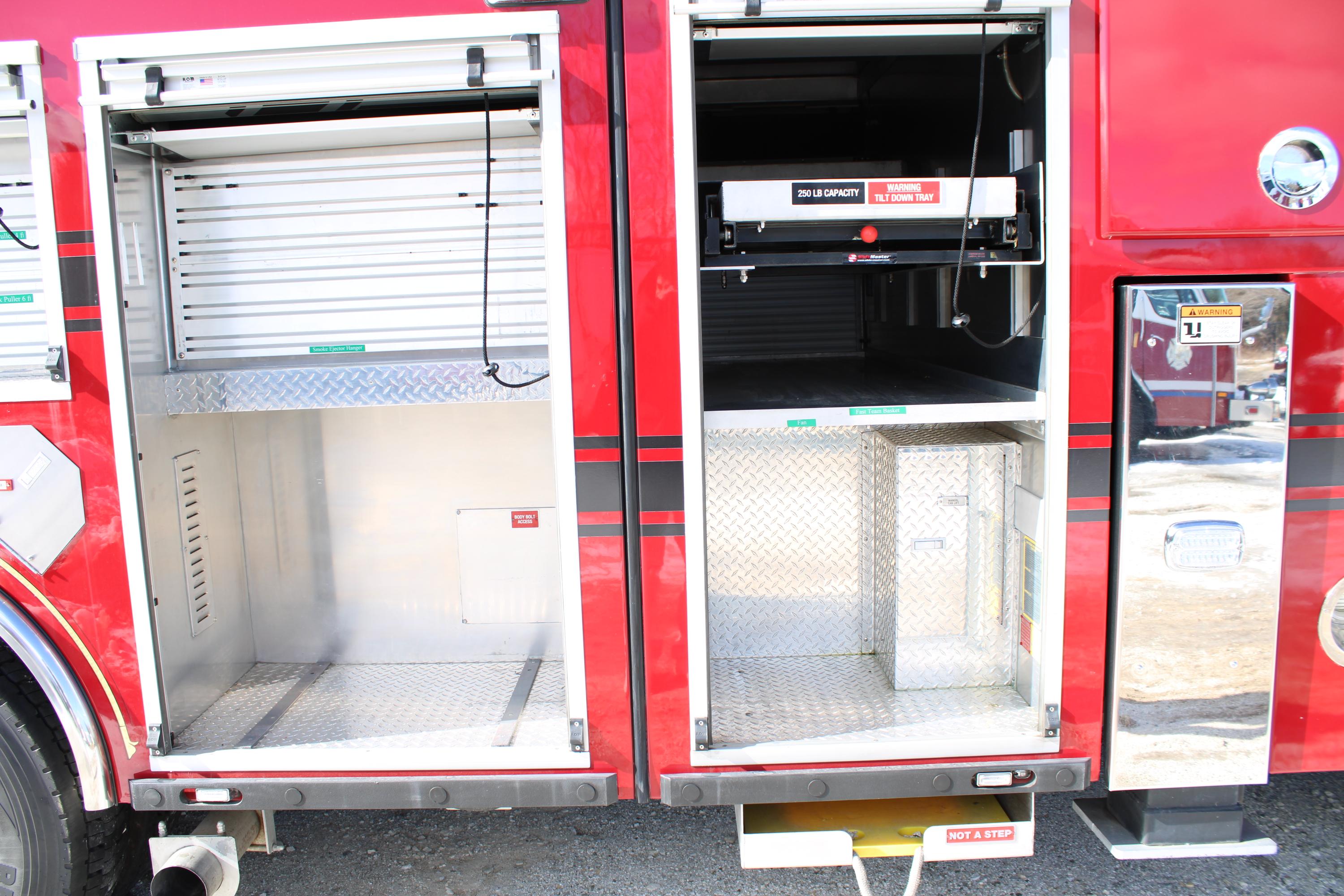2015 Ferrara Igniter 100' Tower - image 9