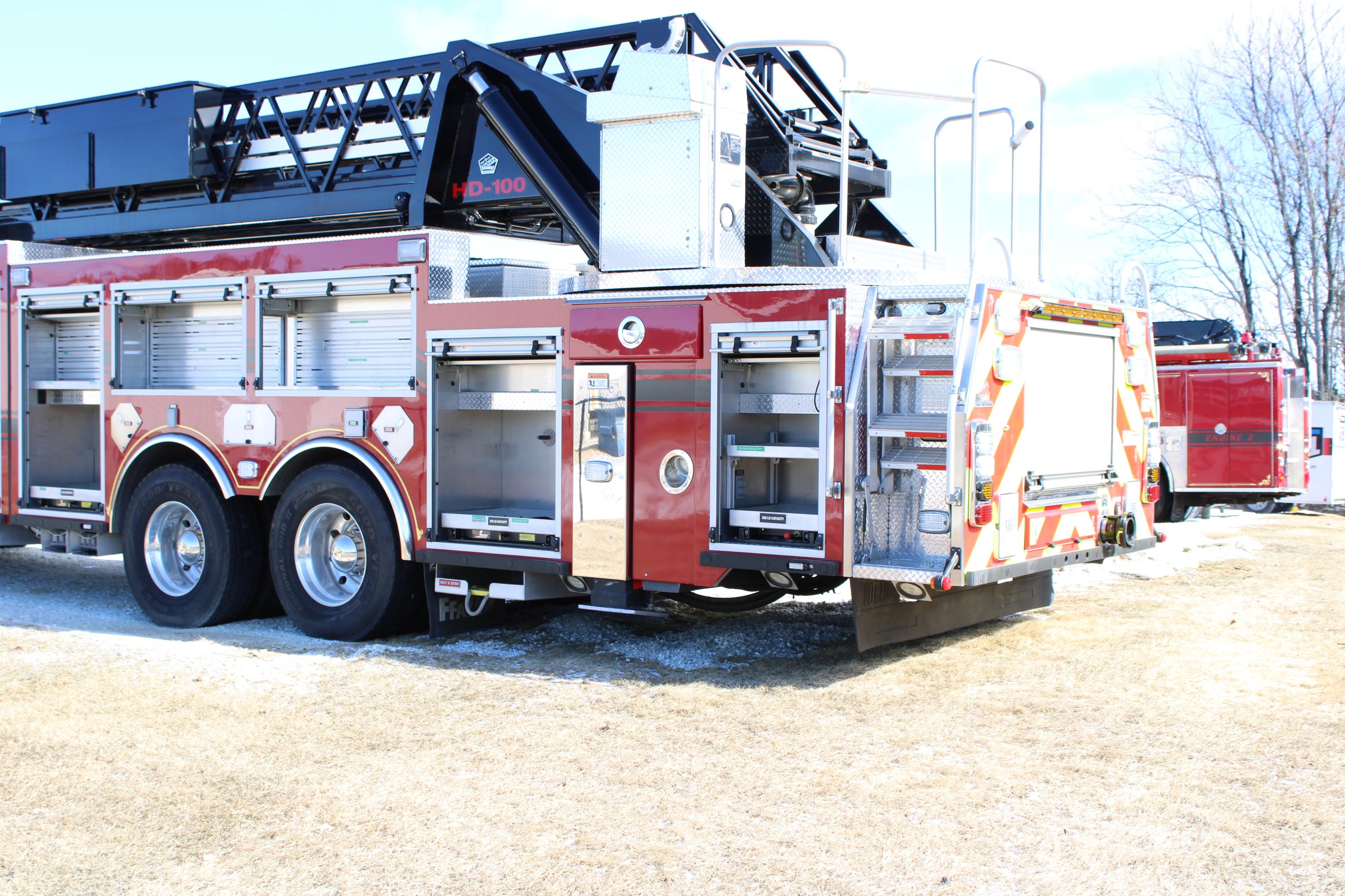 2015 Ferrara Igniter 100' Tower - image 20