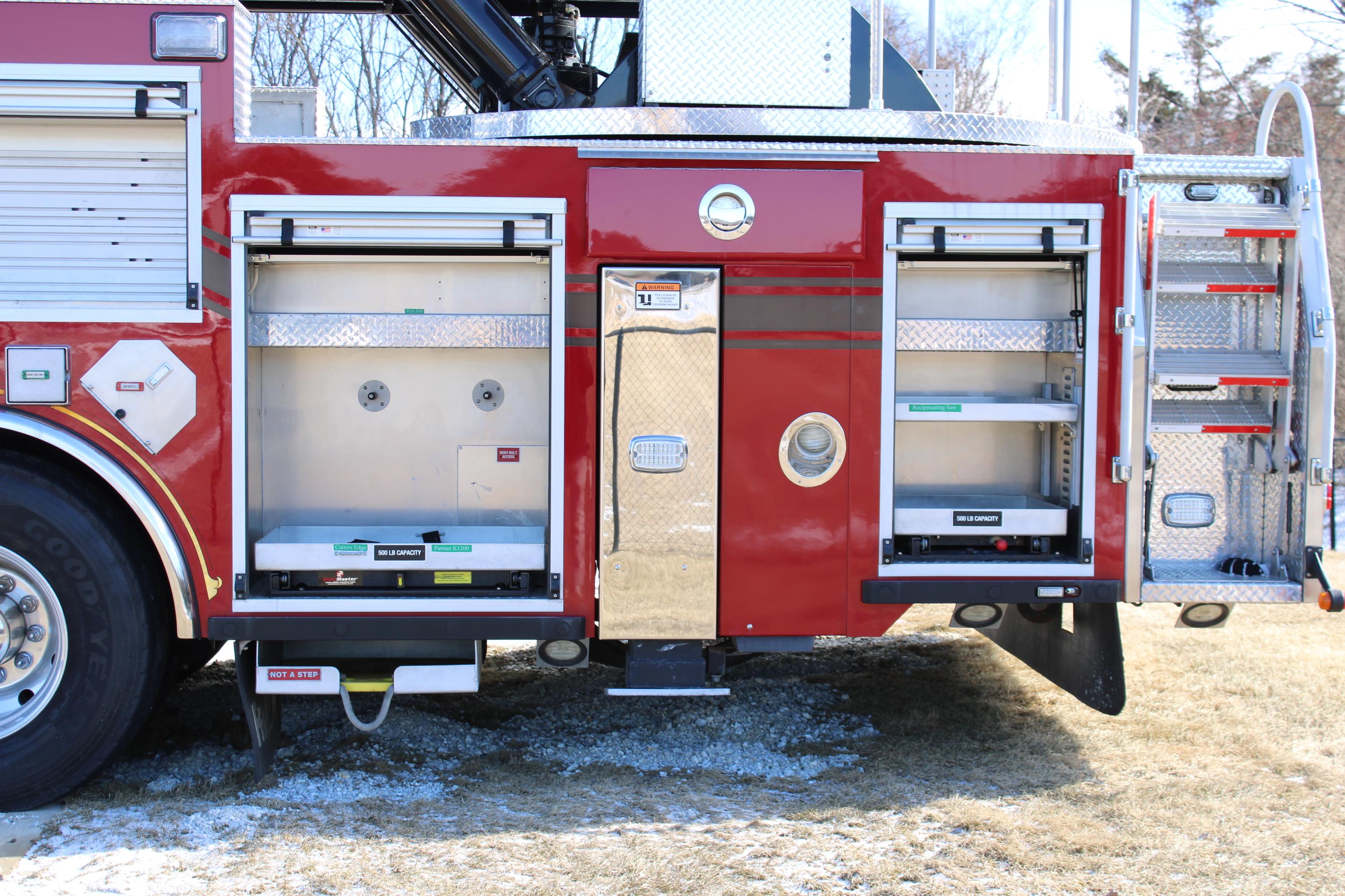 2015 Ferrara Igniter 100' Tower - image 18