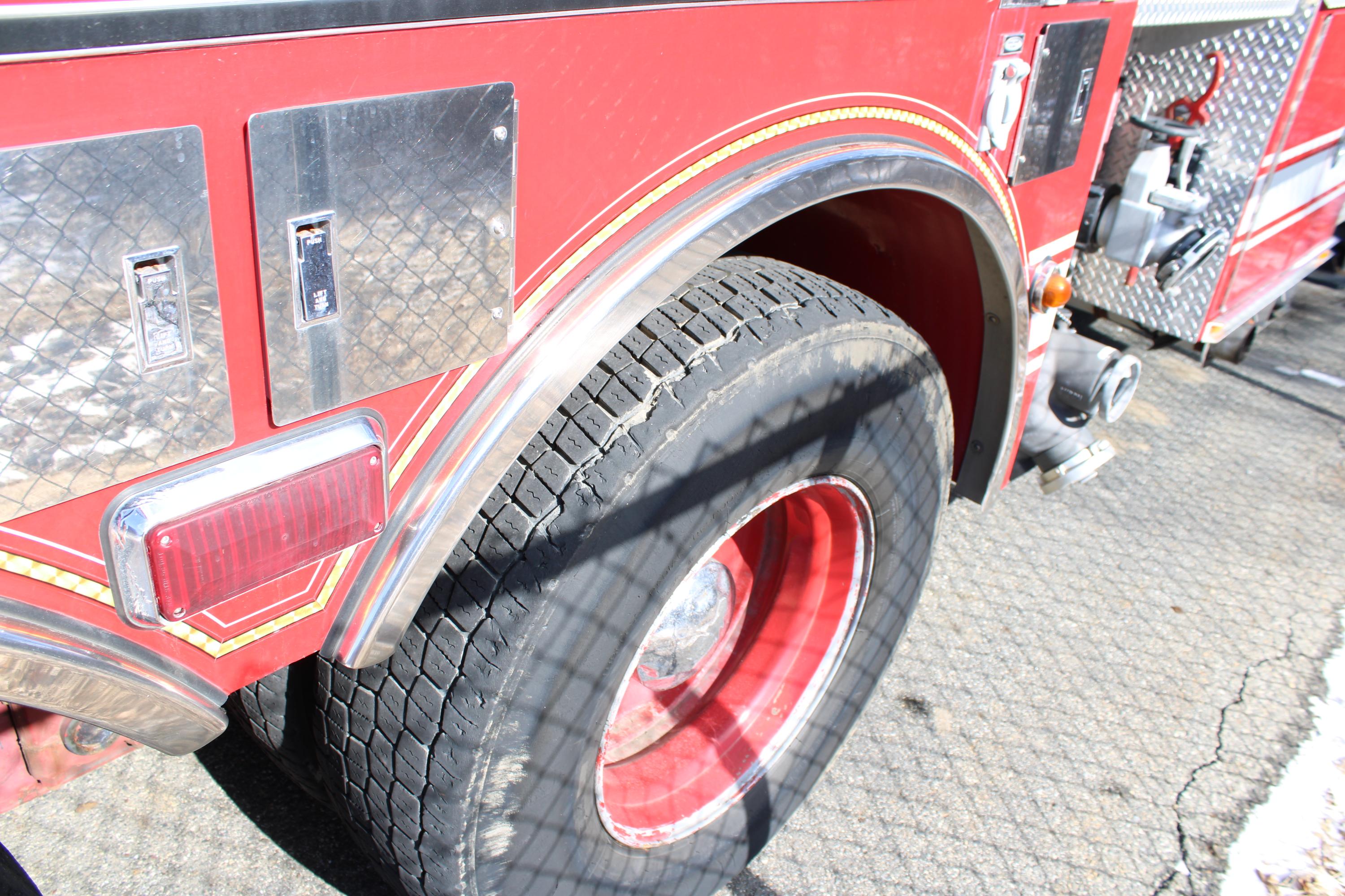 2002 Pierce Dash 95' Mid-Mount Quint - image 10