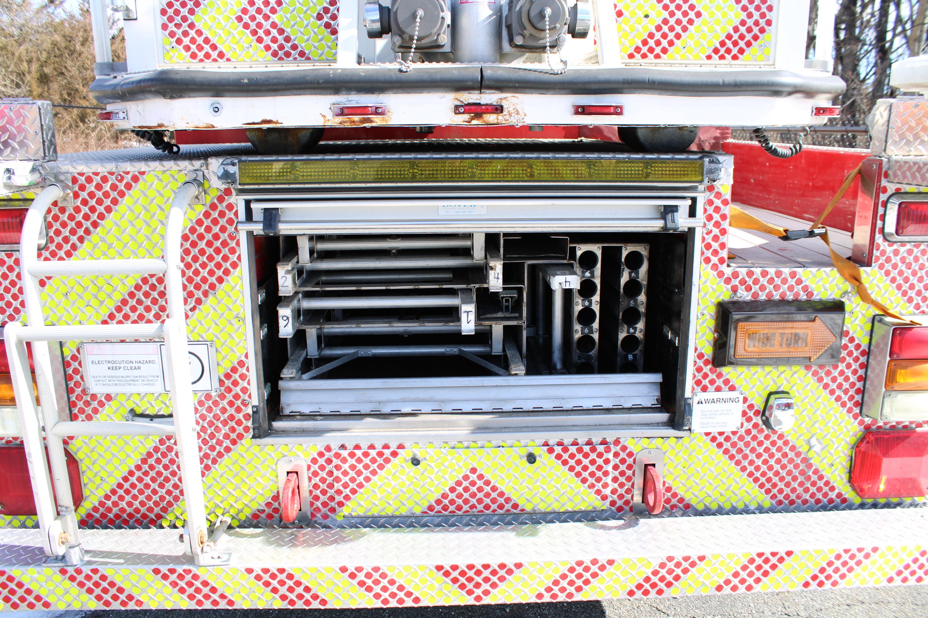 2002 Pierce Dash 95' Mid-Mount Quint - image 14
