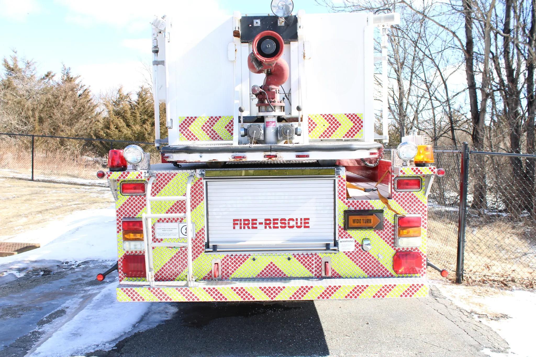 2002 Pierce Dash 95' Mid-Mount Quint - image 9