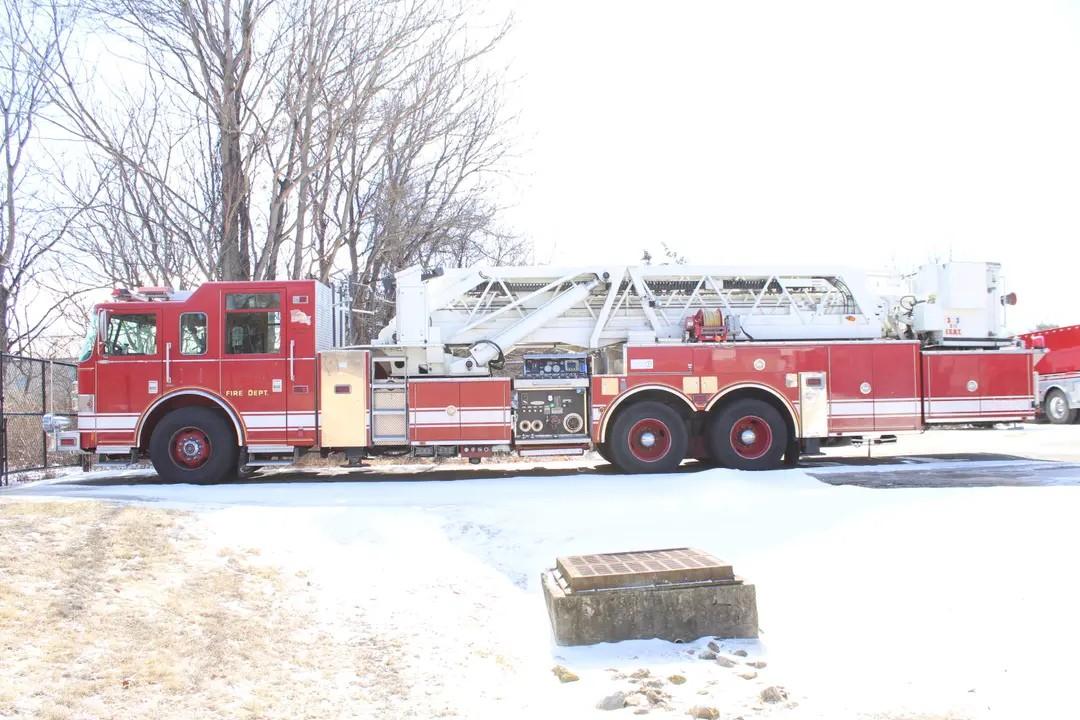 2002 Pierce Dash 95' Mid-Mount Quint - image 2