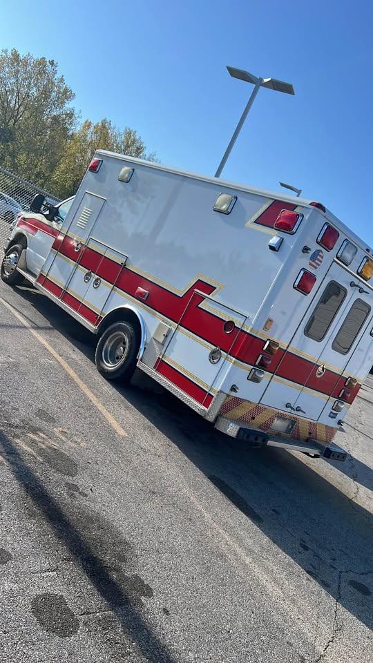 2015 Ford E450 Type III Ambulance - image 5