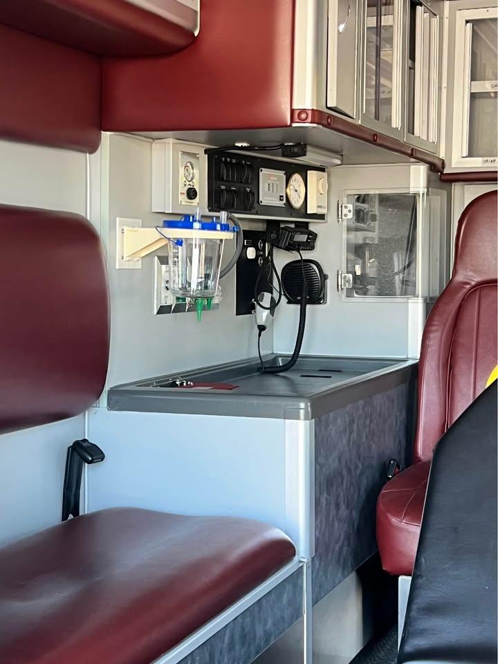 2015 Ford E450 Type III Ambulance - image 9