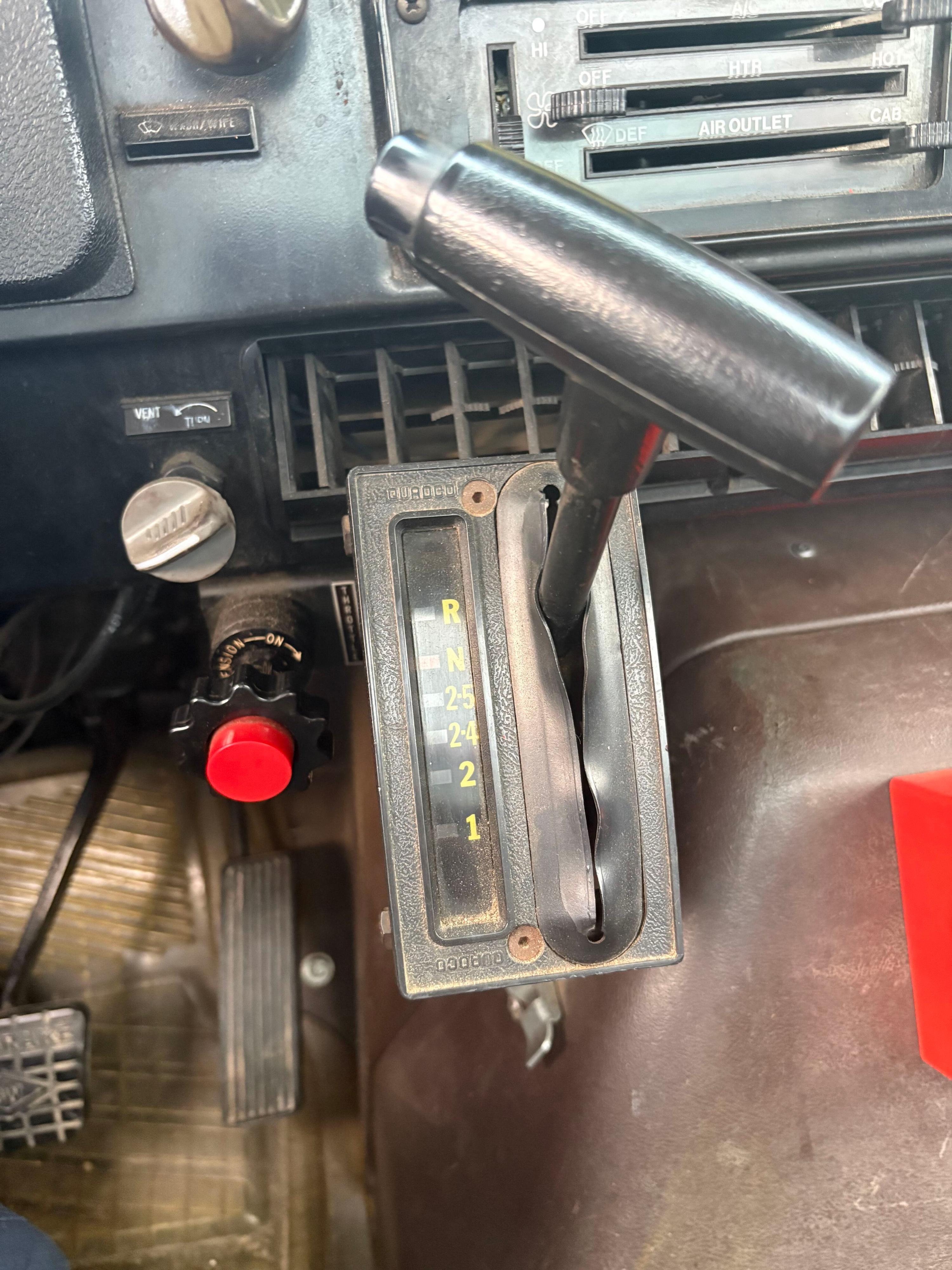 1989 International 4x4 Tanker - image 7