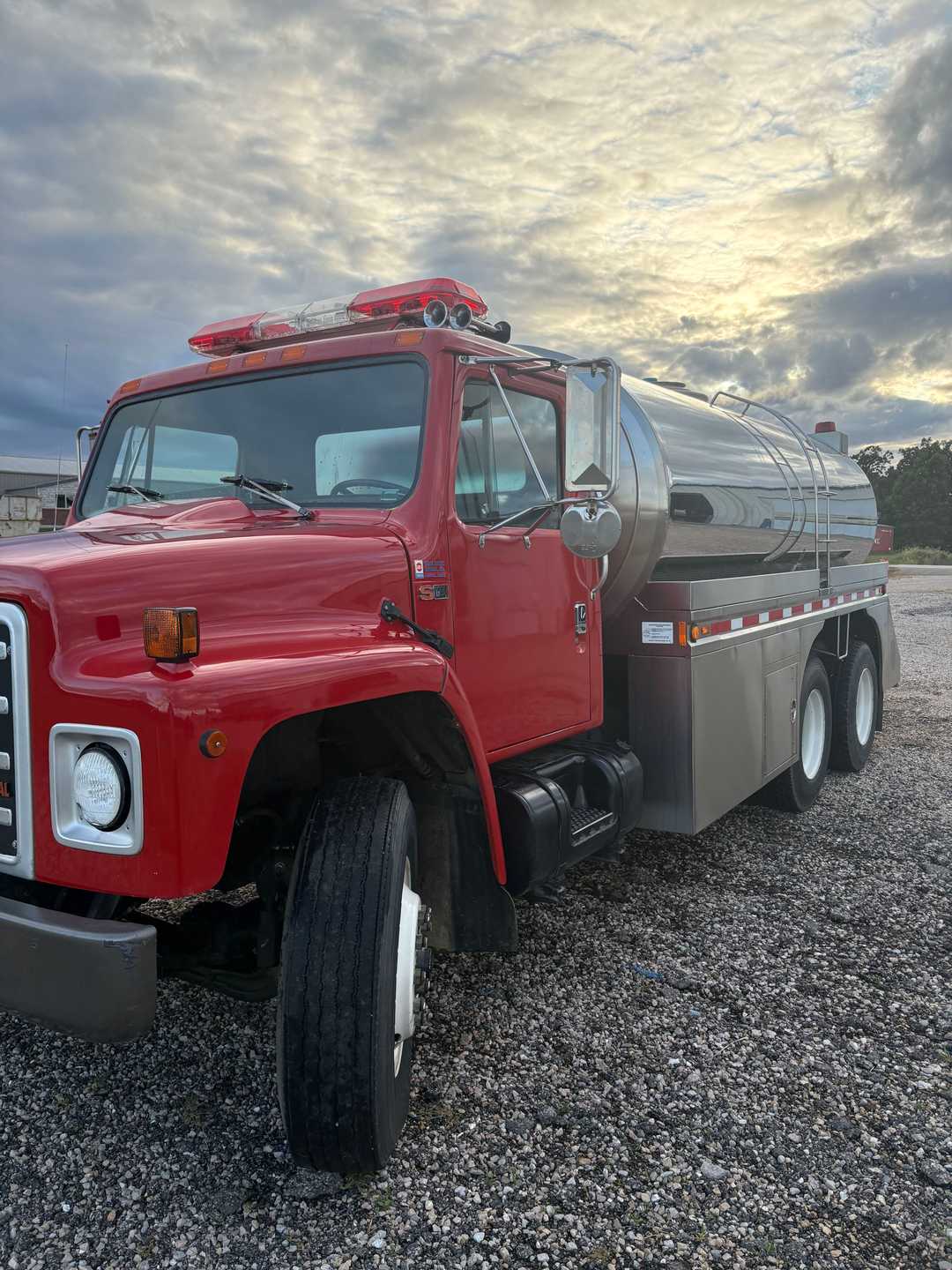 1989 International 4x4 Tanker