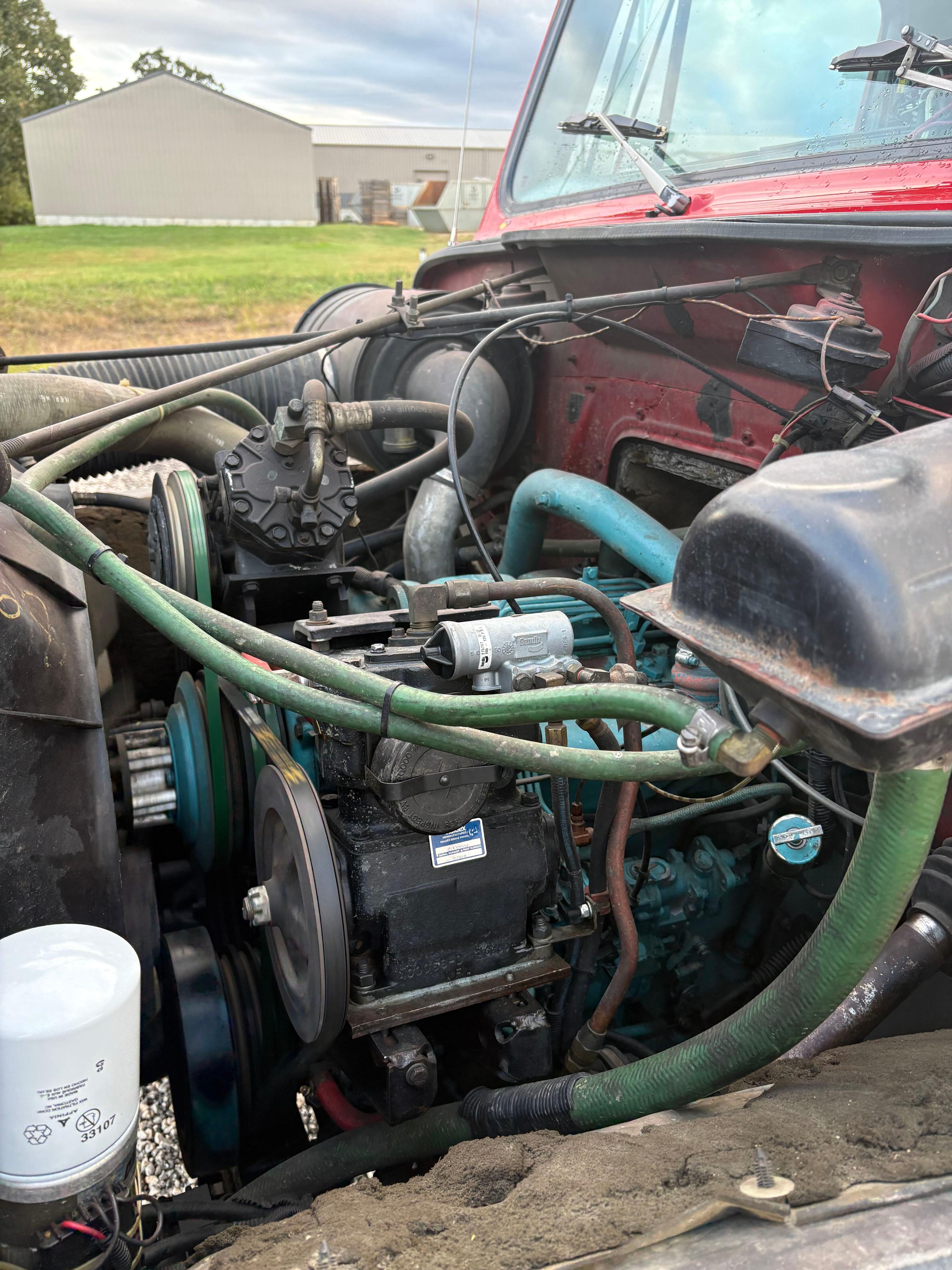 1989 International 4x4 Tanker - image 14