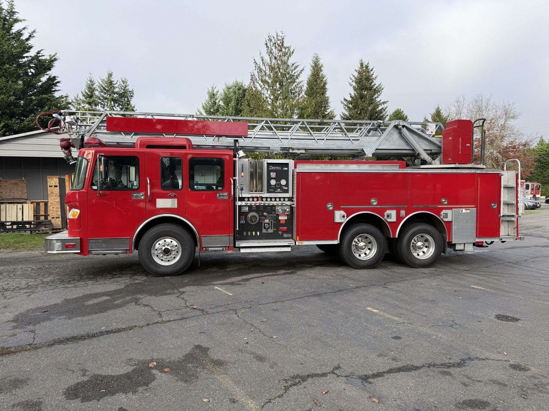 2006 Spartan Evolution 75' Quint - image 1