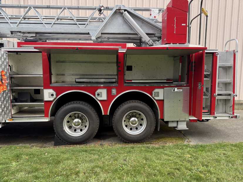 2006 Spartan Evolution 75' Quint — photo 6