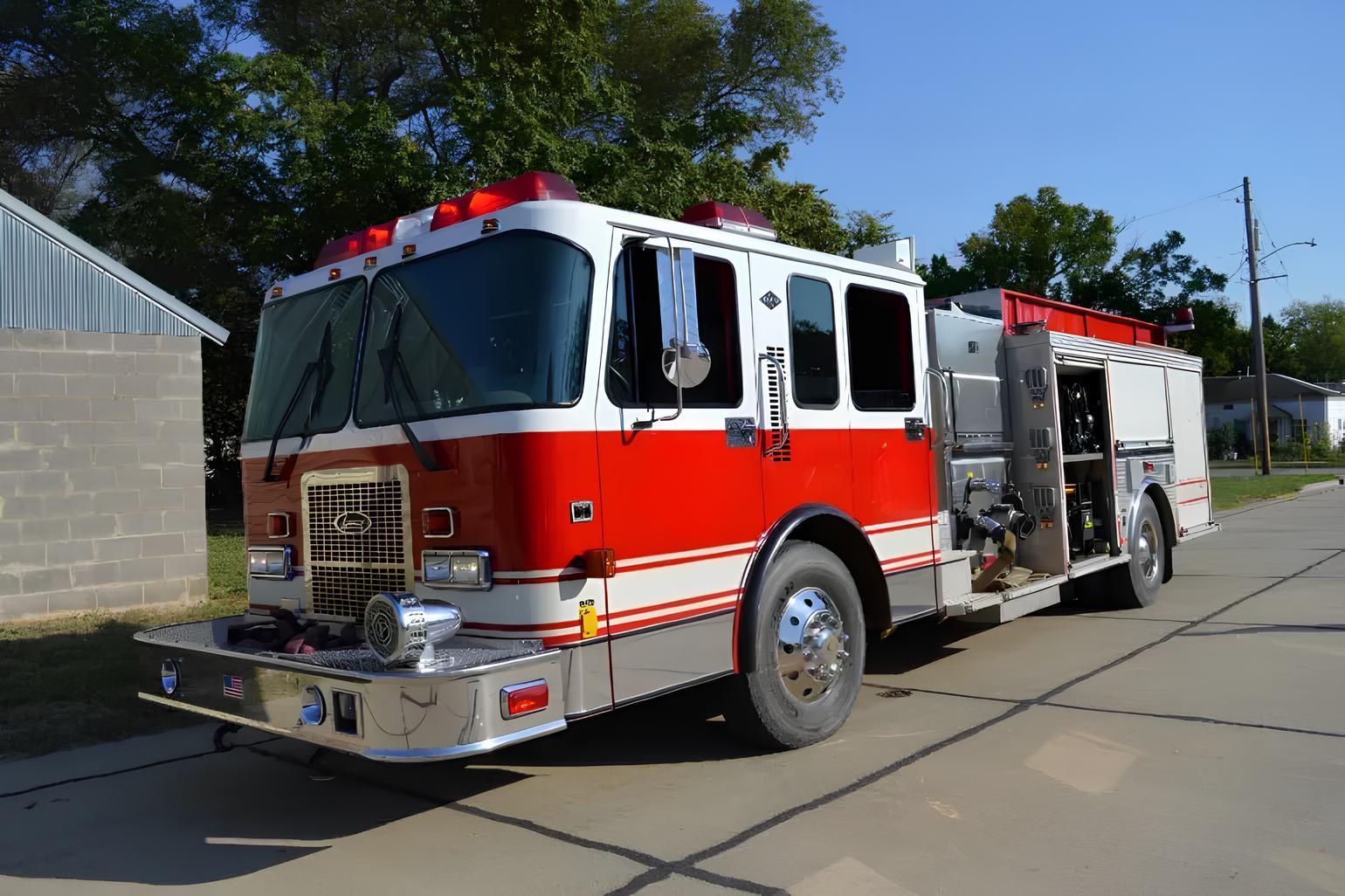 2000 Luverne Pumper - image 1