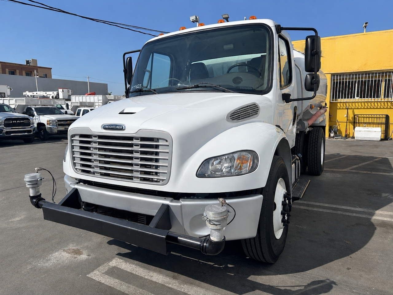 2018 Freightliner Tanker - image 3