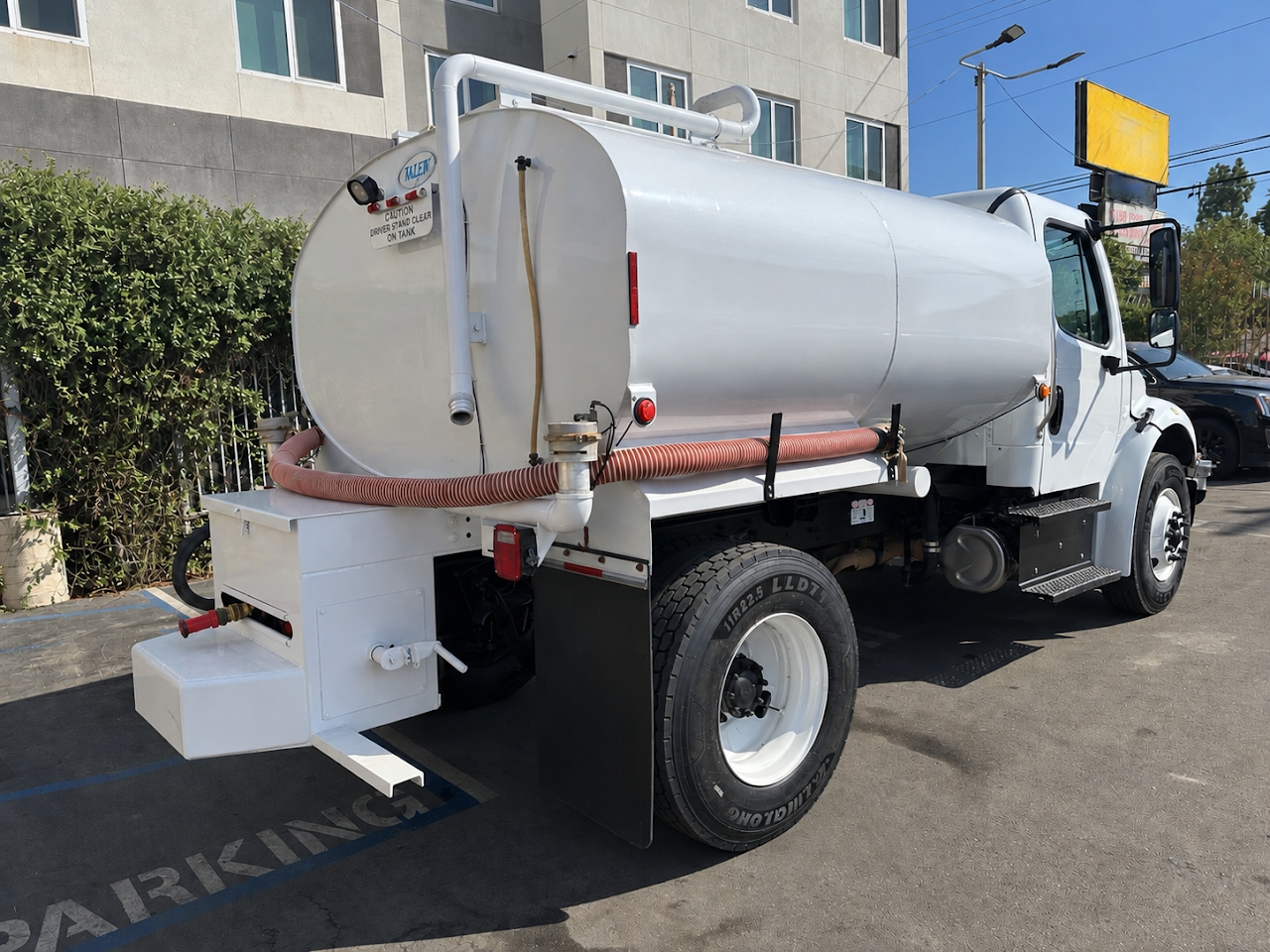 2018 Freightliner Tanker - image 7