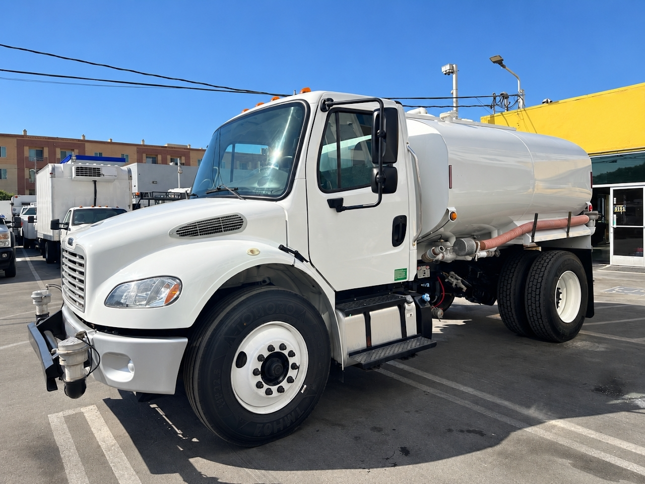 2018 Freightliner Tanker - image 1