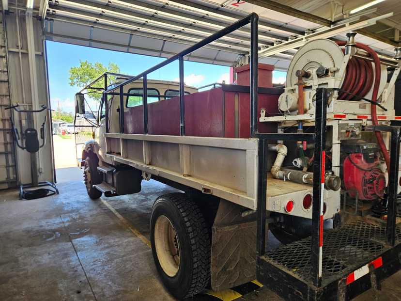 2003 Freightliner Sterling Brush Truck — photo 4