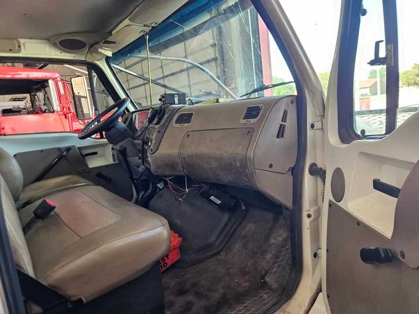 2003 Freightliner Sterling Brush Truck — photo 6