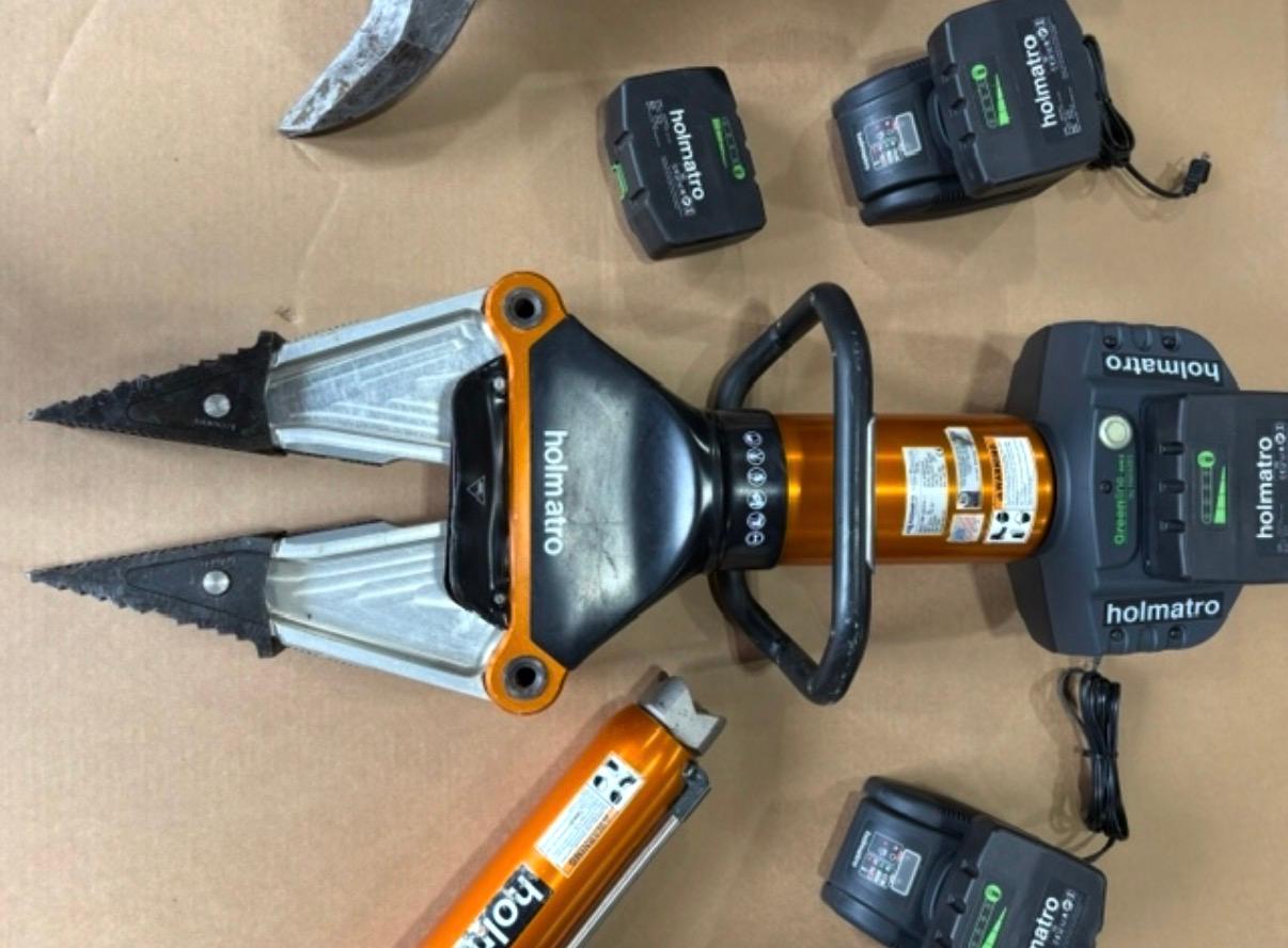 Holmatro EVO 3 Battery-Powered Rescue Tool Package - image 1