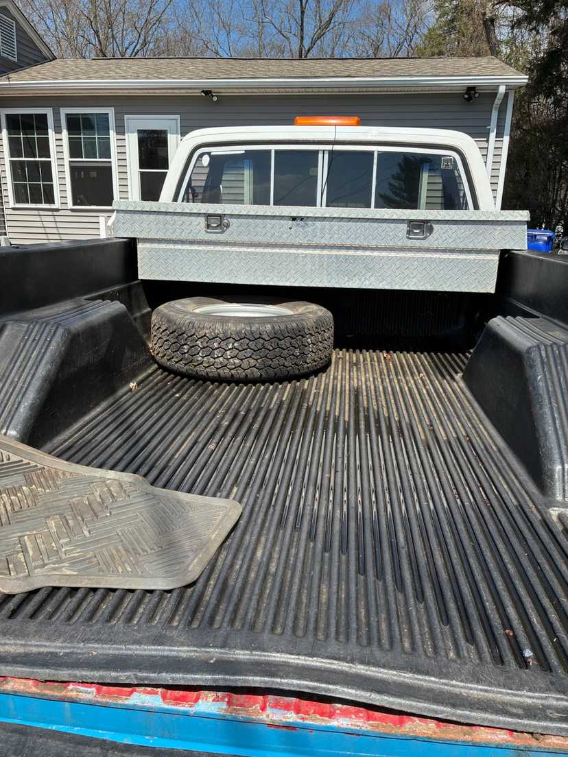 1984 GMC 1500 Series 3/4-Ton Pickup — photo 2