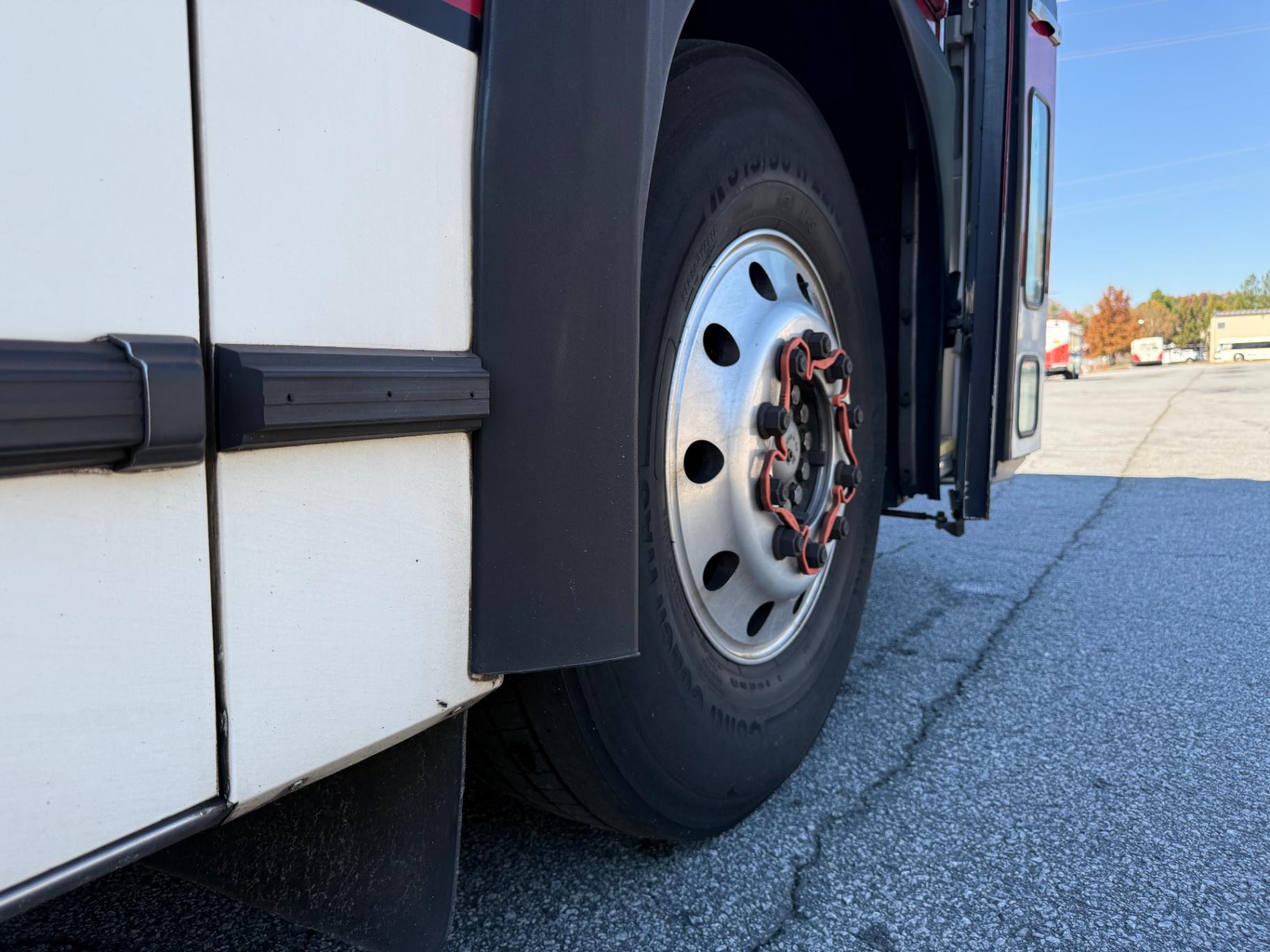 2009 Passenger Bus D4500 - 9004 - image 7