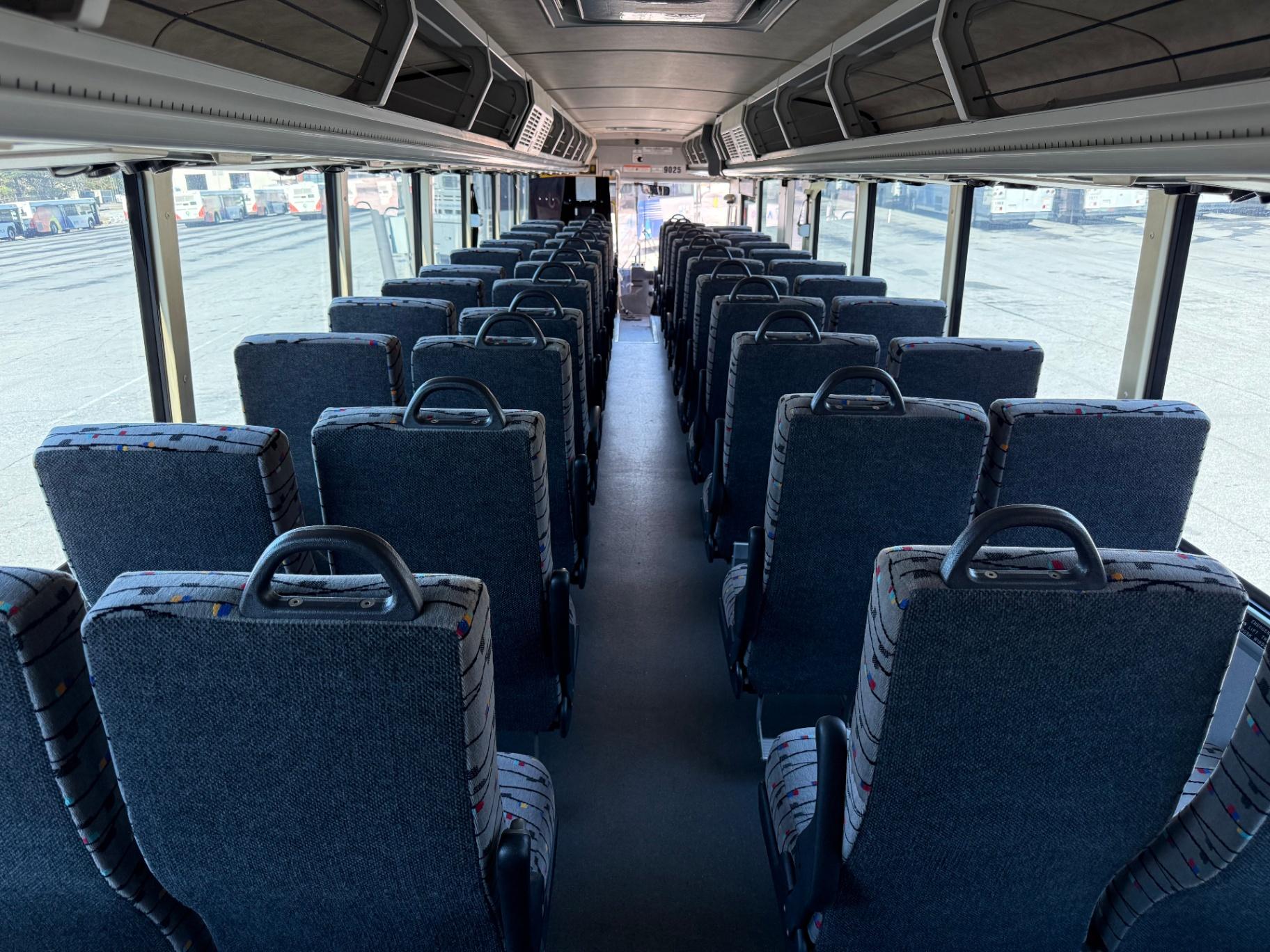 2009 MCI Passenger Bus D4500 - 9025 - image 15