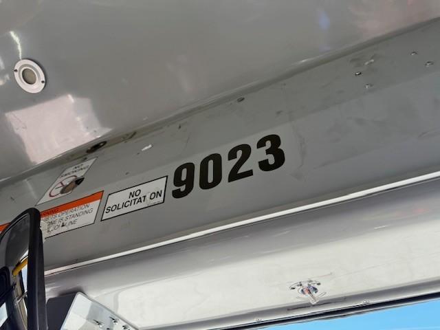 2009 Passenger Bus D4500 - 9023 - image 16