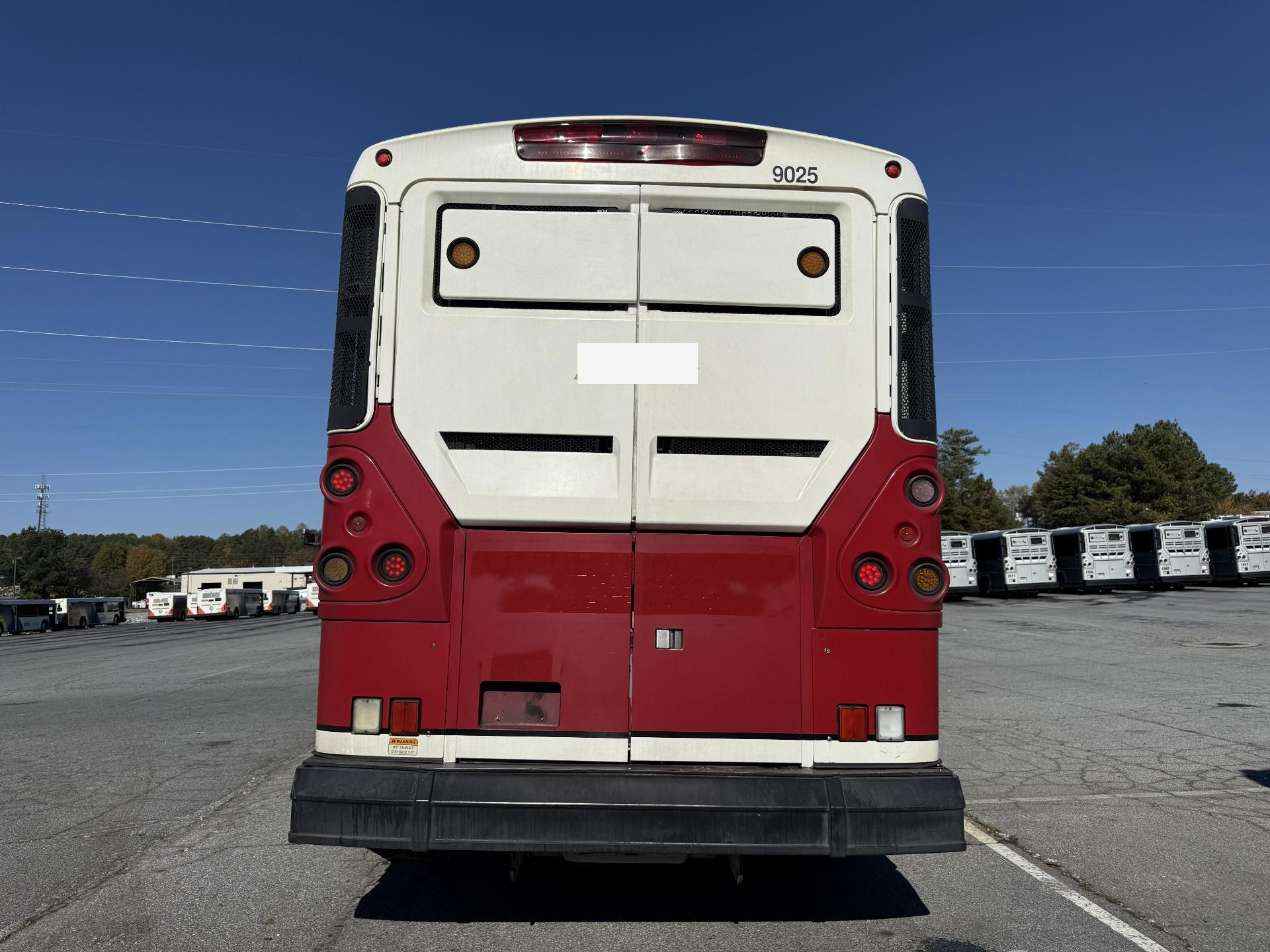 2009 MCI Passenger Bus D4500 - 9025 - image 4